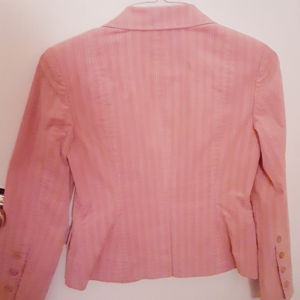 Cute, cropped pink blazer. I*N*C*. Size P. 1st Q. - Picture 2 of 3